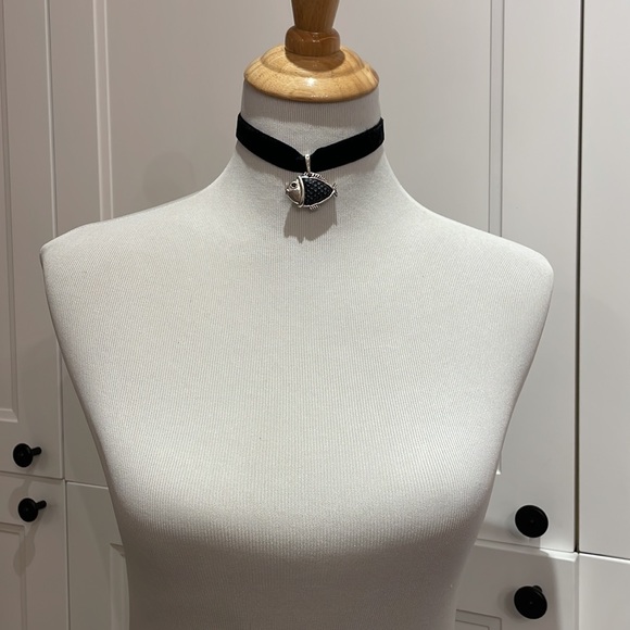 Vintage Lika Paris, Fish 🐟 Pendant (1980s), necklace, velvet choker - Picture 2 of 8